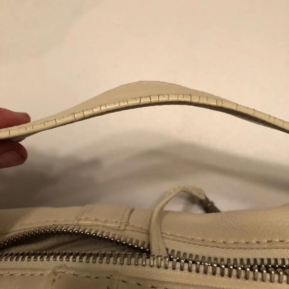 Michael kors cream pebbled leather hobo bag